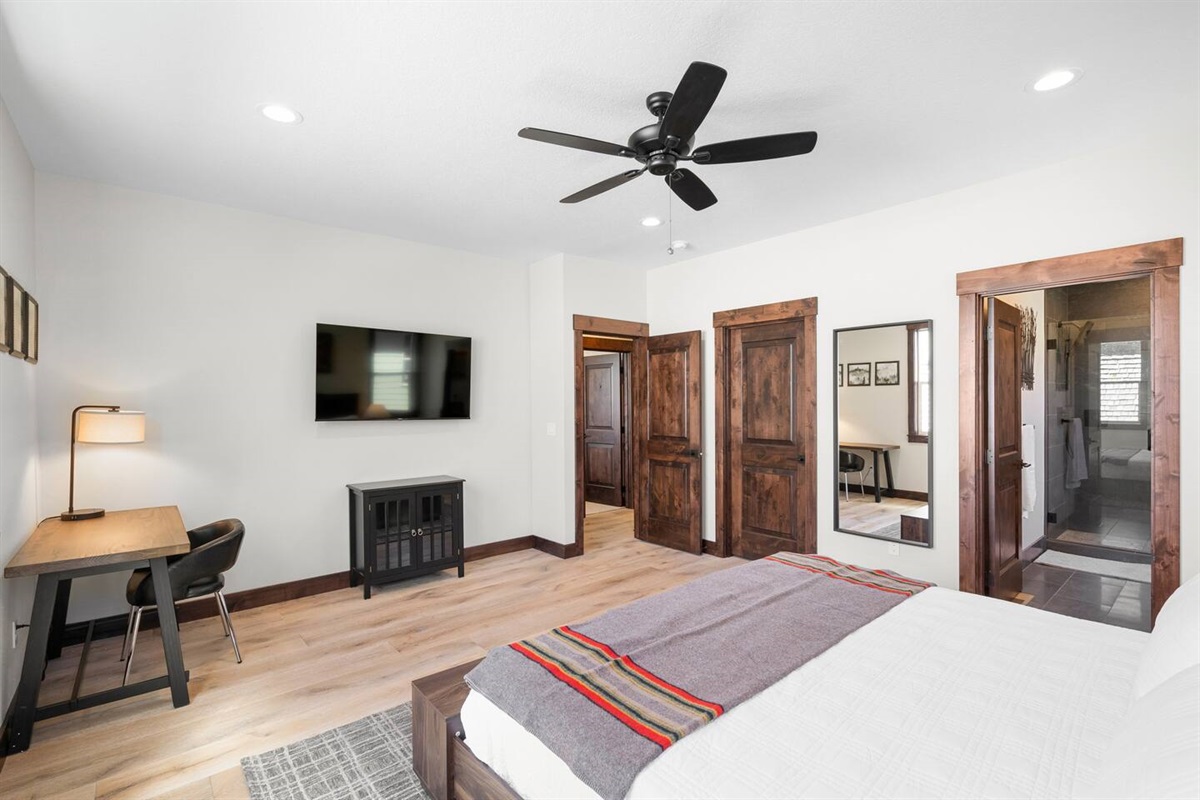 Primary suite with king bed