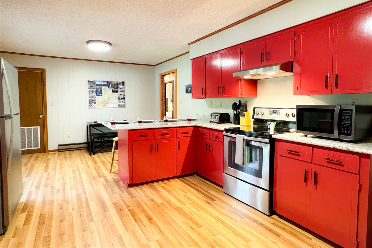 The kitchen has plenty of space for you and your family and fully stocked with basic cooking utensils and flatware prepare a home meal. Oven, stovetop, microwave, refrigerator, dishwasher, and seating for 6 persons. 