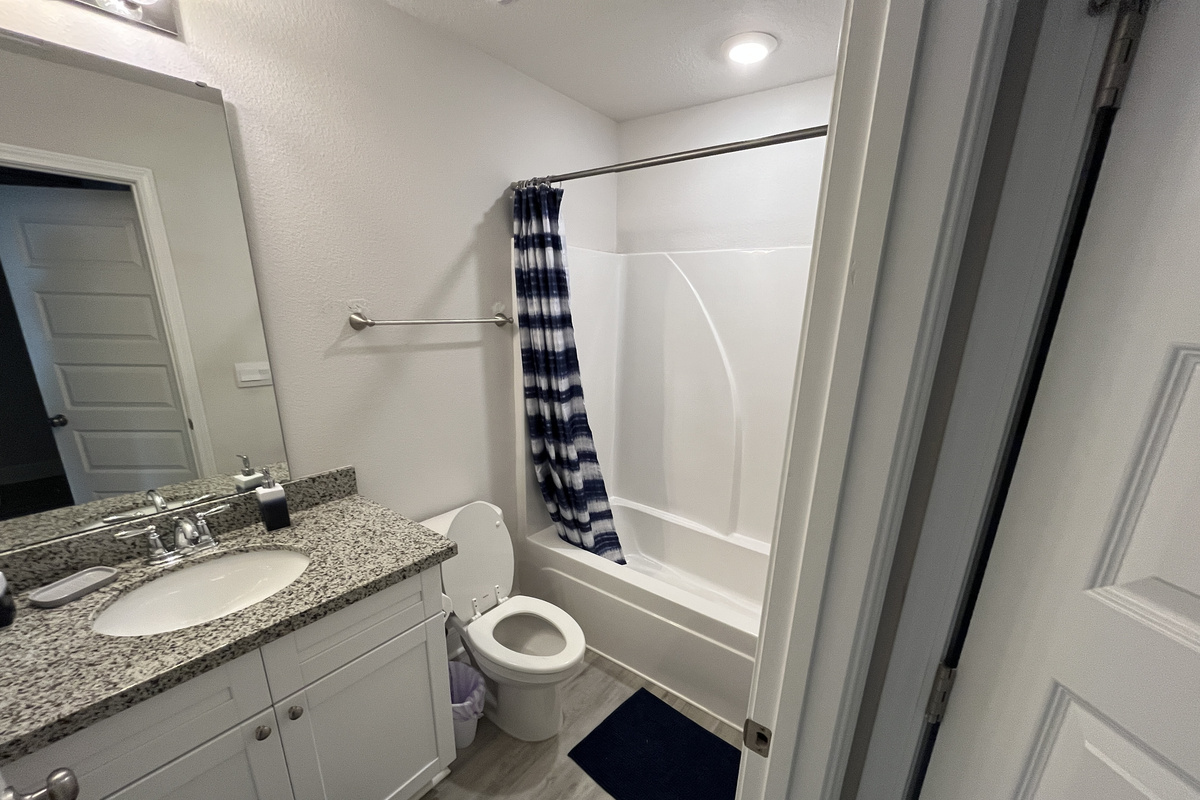 Master Bedroom Bathroom