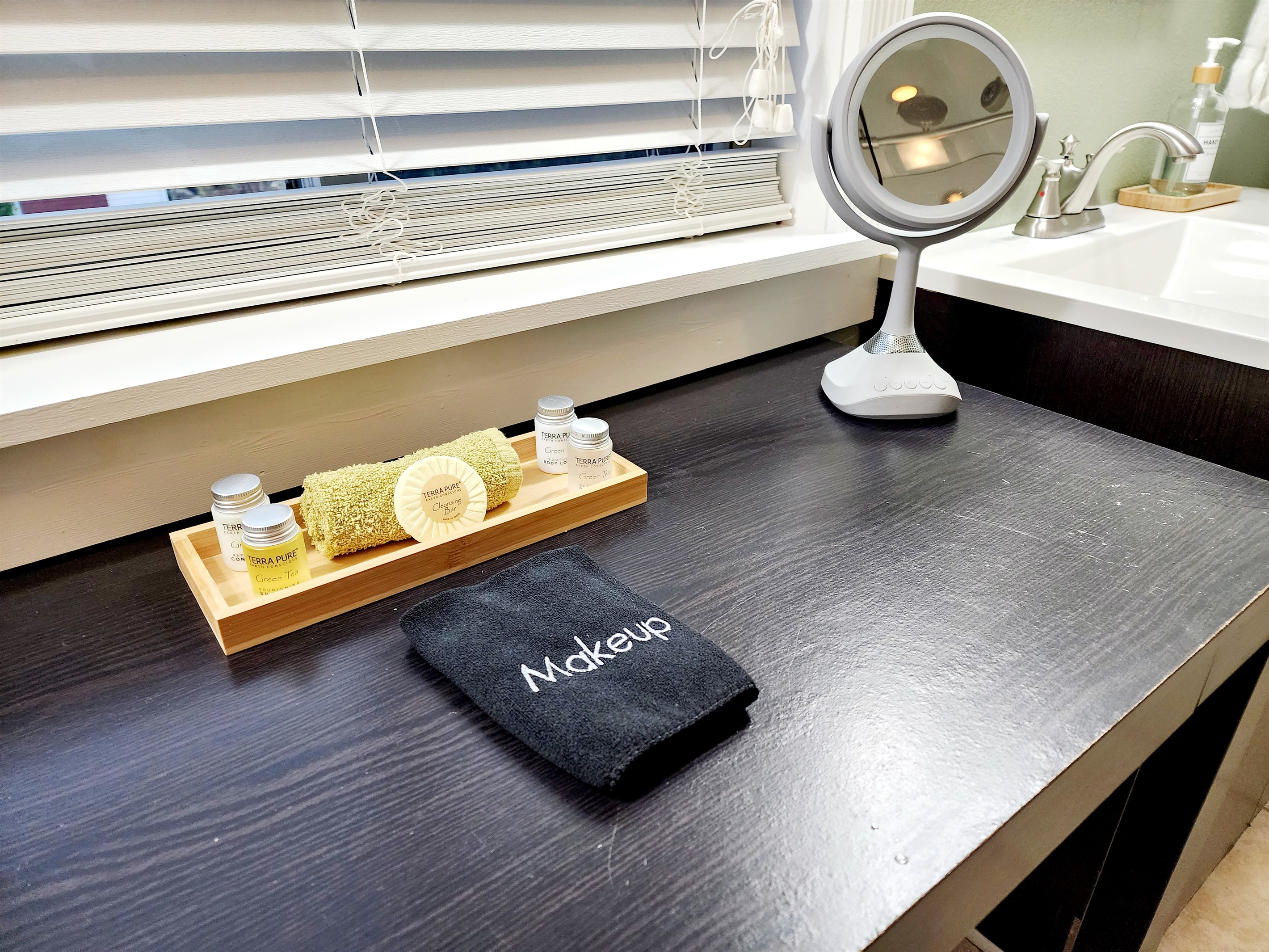 Included makeup remover towels