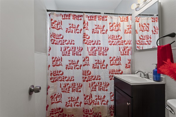 Total Refreshment Zone: Full Bathroom! 🛁💆
