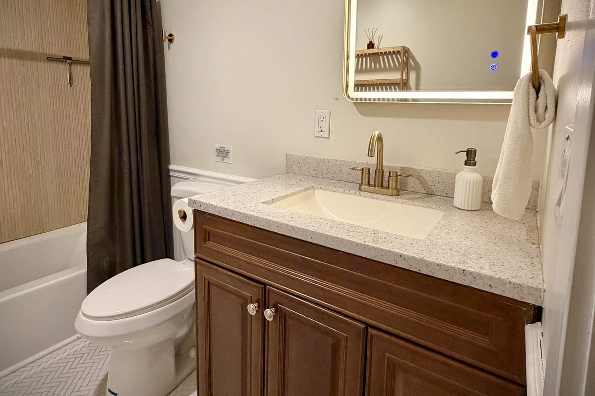 Full Bathroom