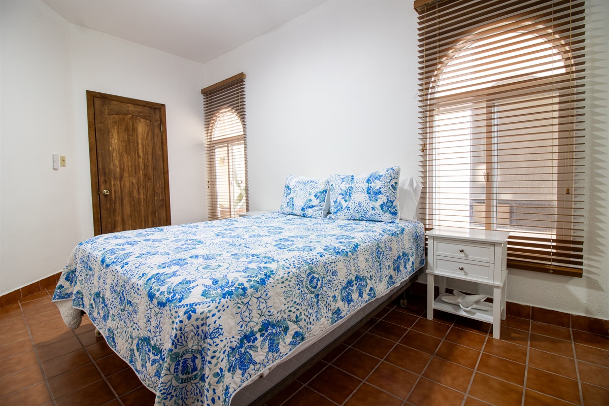 2nd Bedroom with Queen Bed and en suite Bathroom