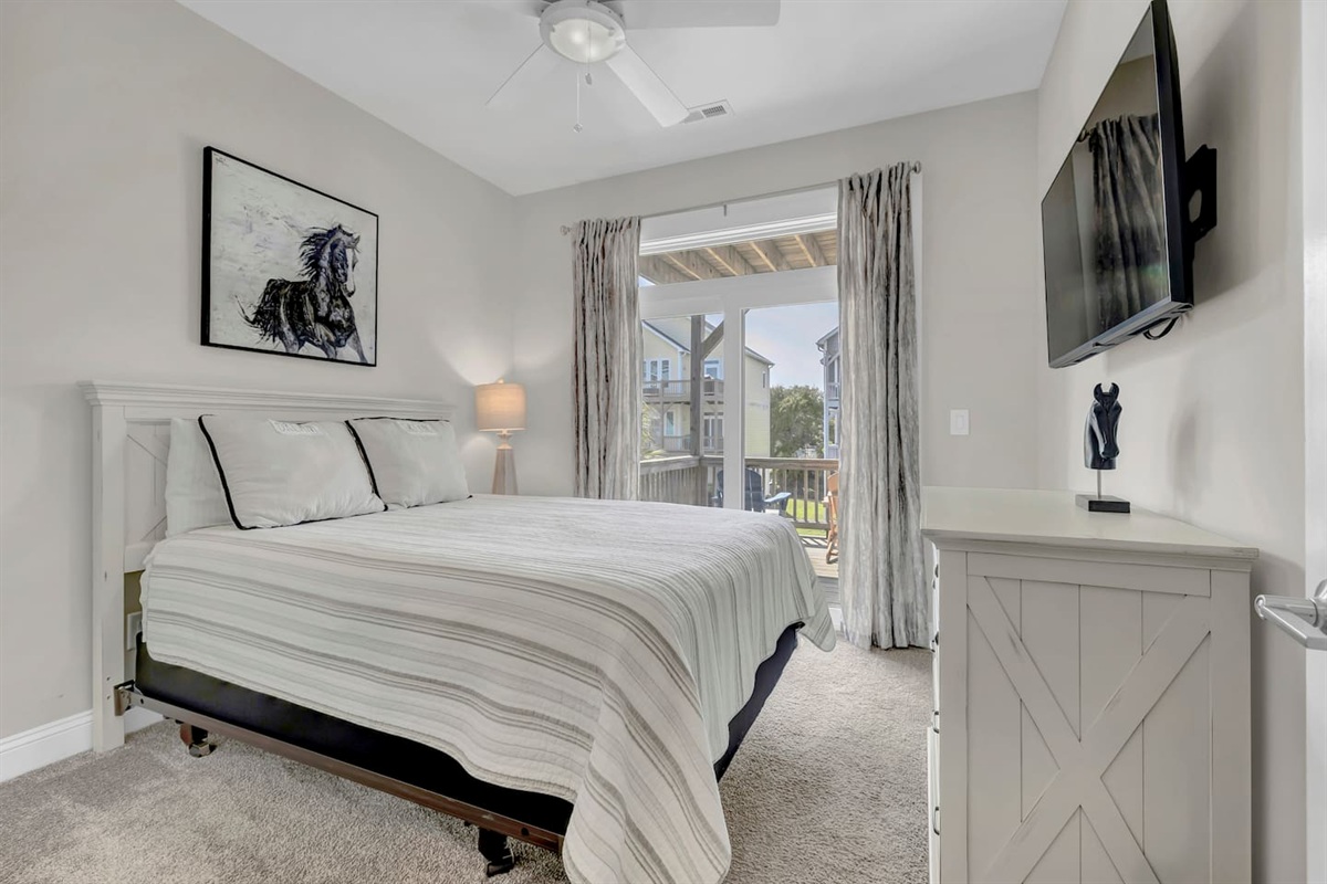 Access to the front balcony!