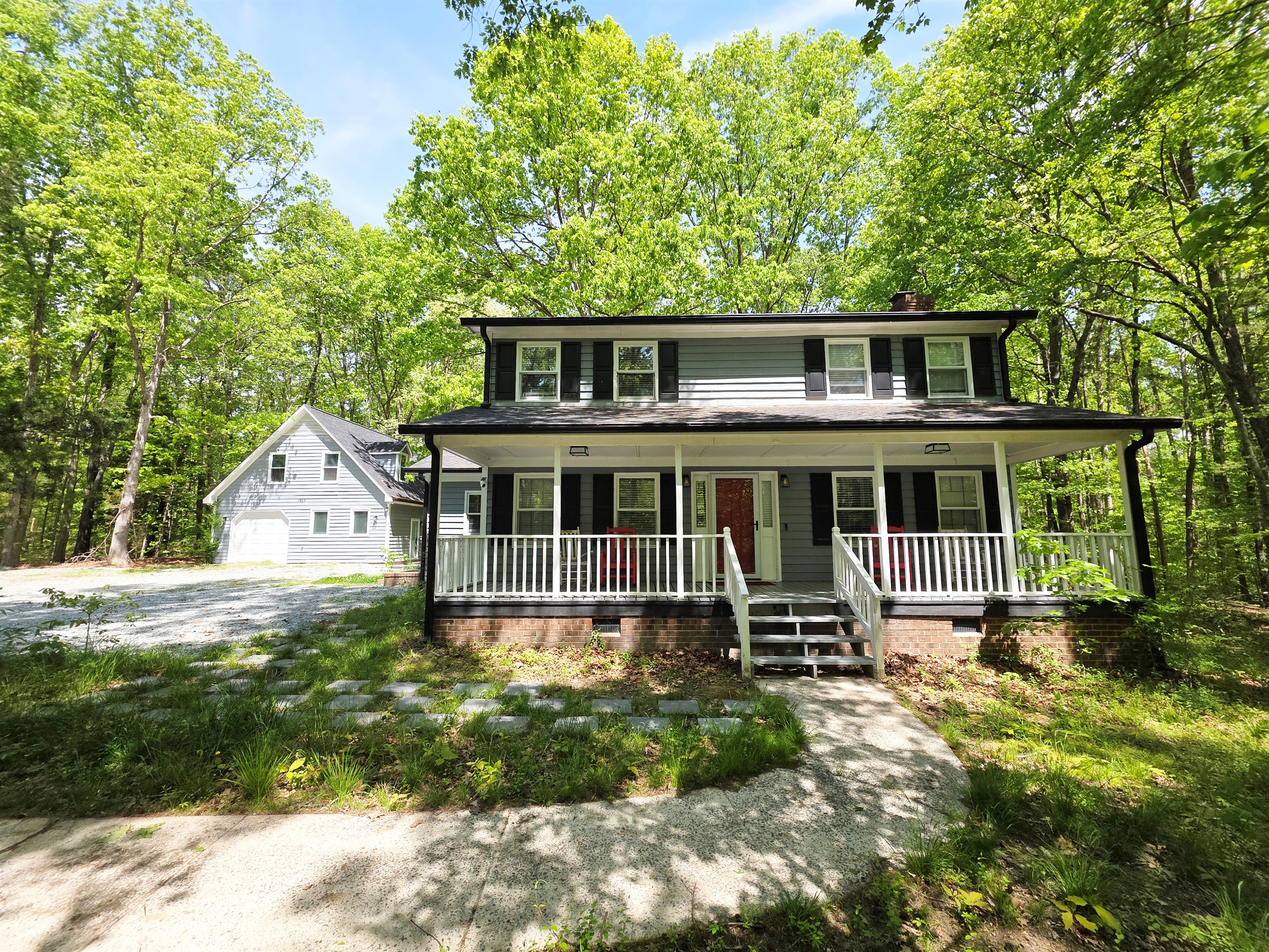 The House @ Pine Forest Hideaway (Spring / Summer)