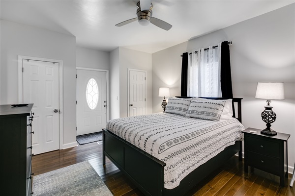 Plenty of space, cozy boho touches, and a queen-sized bed that invites you to sink in.