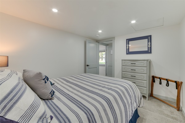 Middle Bedroom (Queen)