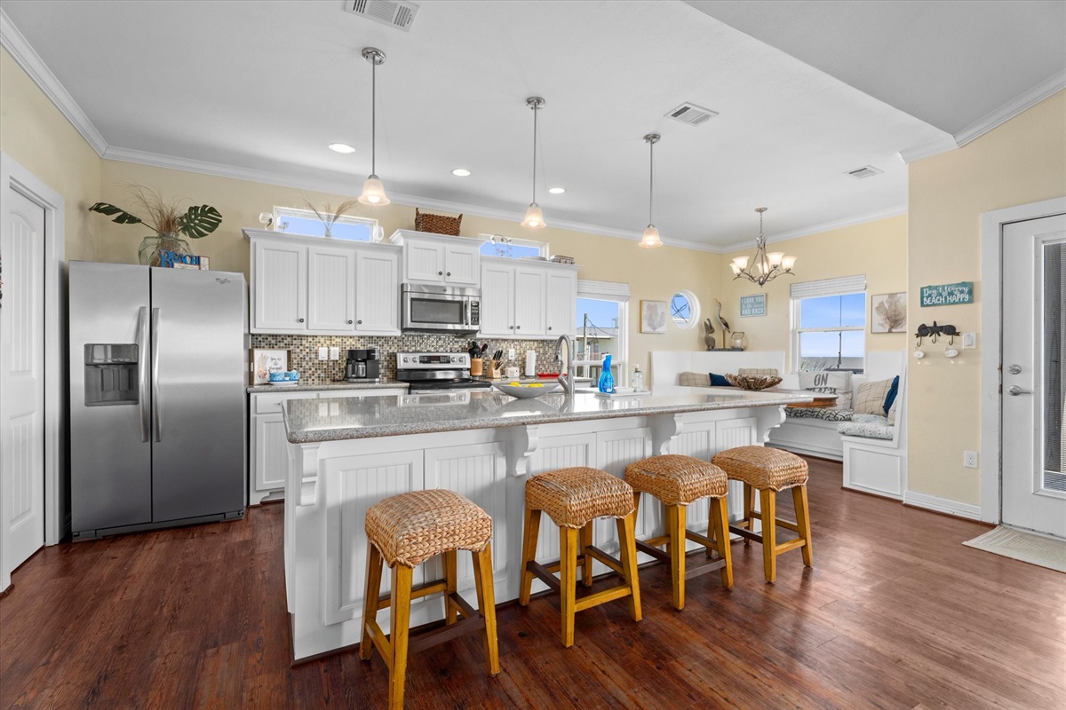 89f2e55d180a4c6a8961dd69ccc7eee4 Large | Beachhouse | Texas | TX | Vacation Homes | Galveston | Crystal Beach | Kokomo | Breezy Days | Beachfront Elegance | Sunrise Serenity | Southern Sands Property Management, LLC