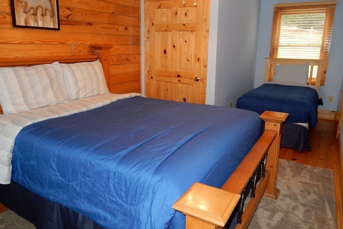 Bedroom #3 on the upper level of the cabin