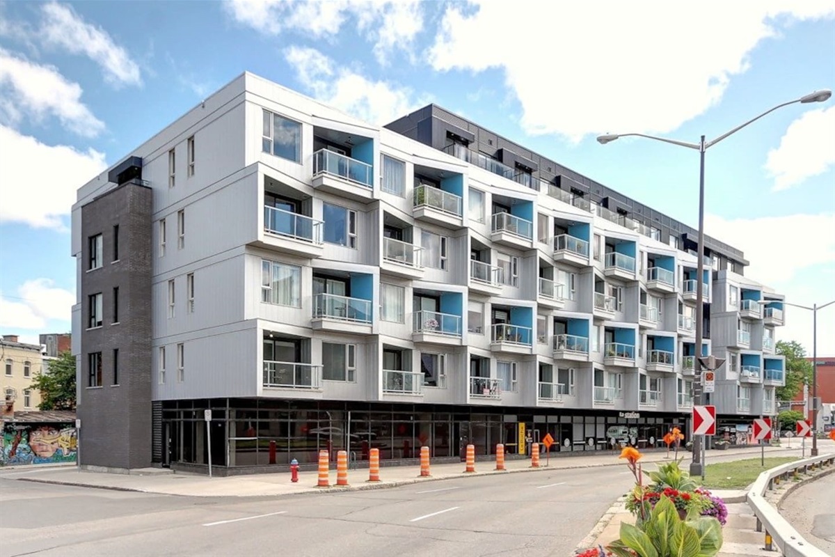 Vue extérieure de l'immeuble.