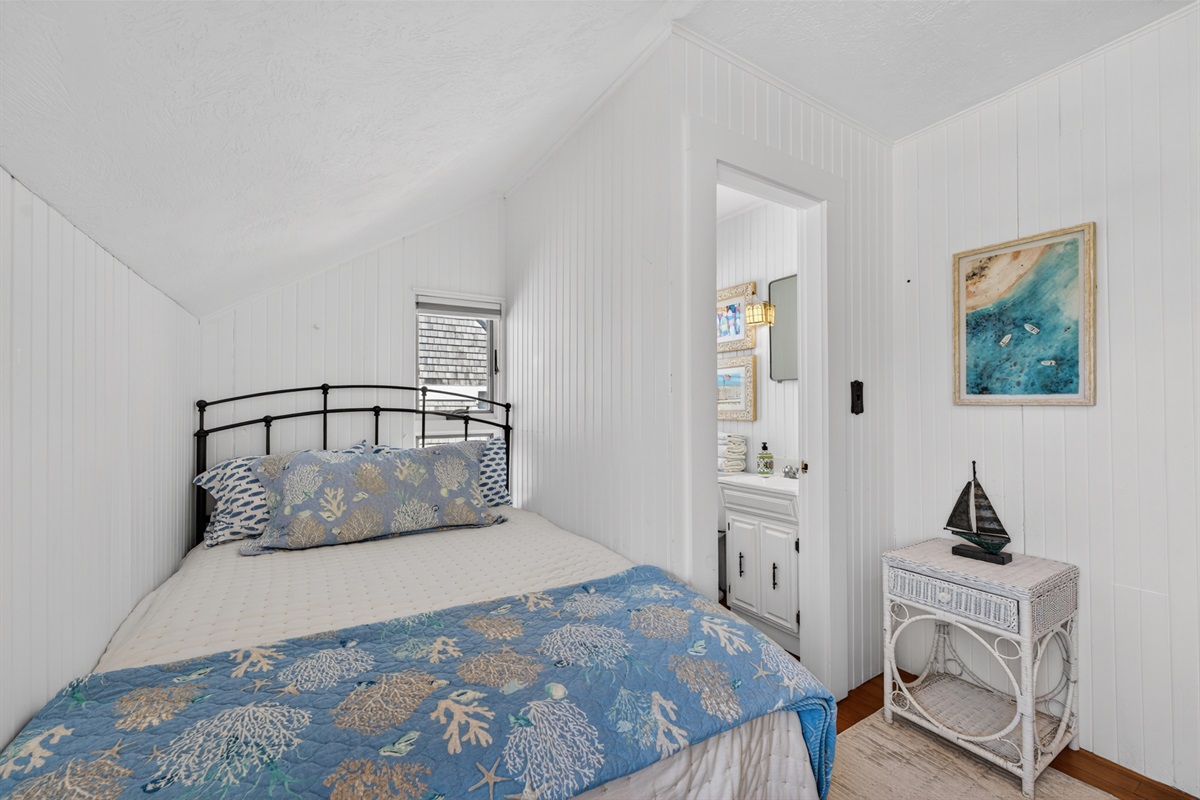 Welcome to our 4th bedroom!
A full bed with its own half bath, ideal for quiet, private stays.