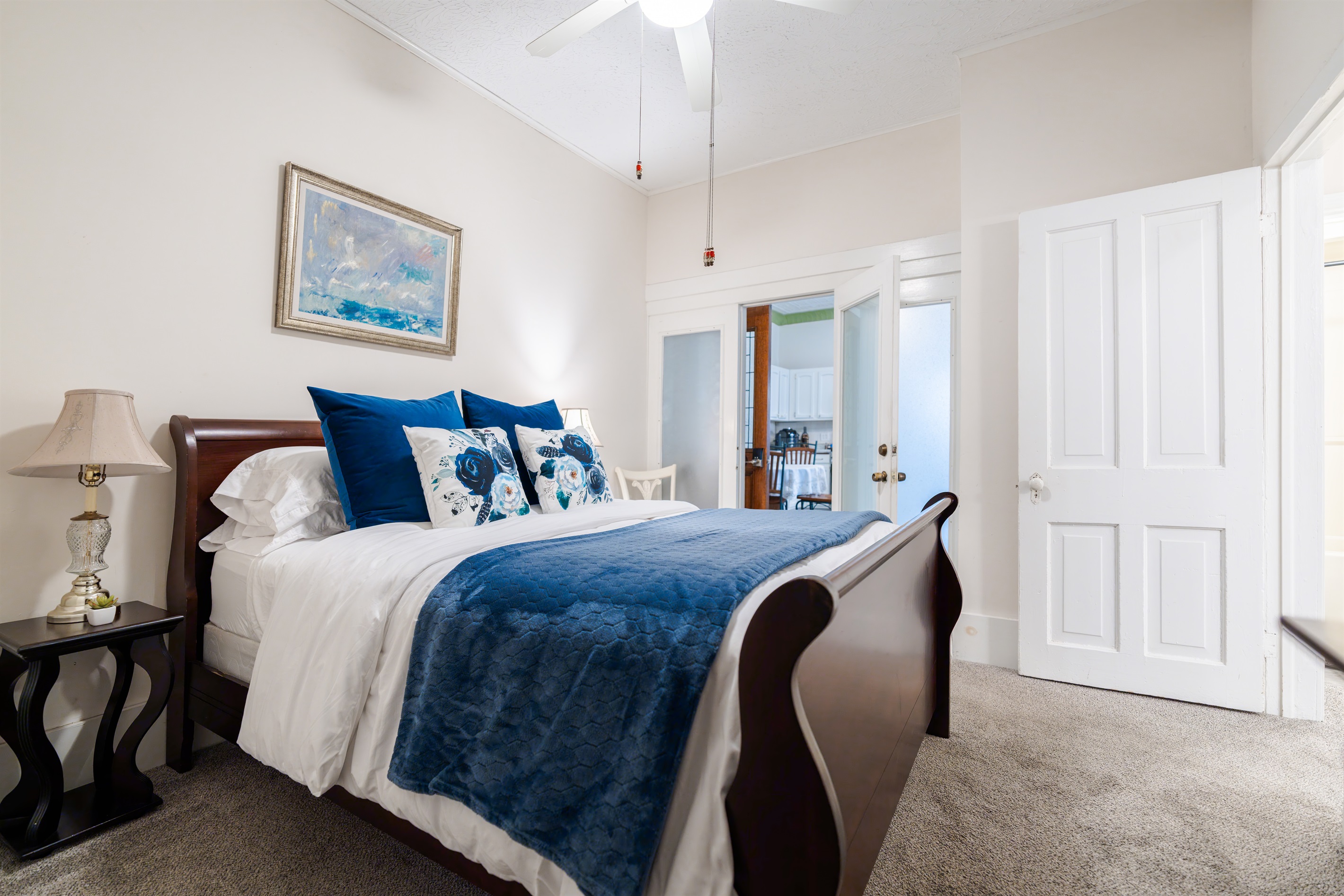 Room #9 "Captains Corner Suite" Queen Bed