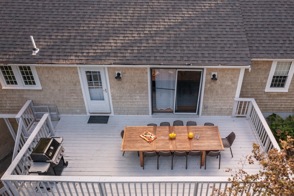 Make unforgettable memories with outdoor dining! Gather, laugh, and enjoy meals under the open sky.