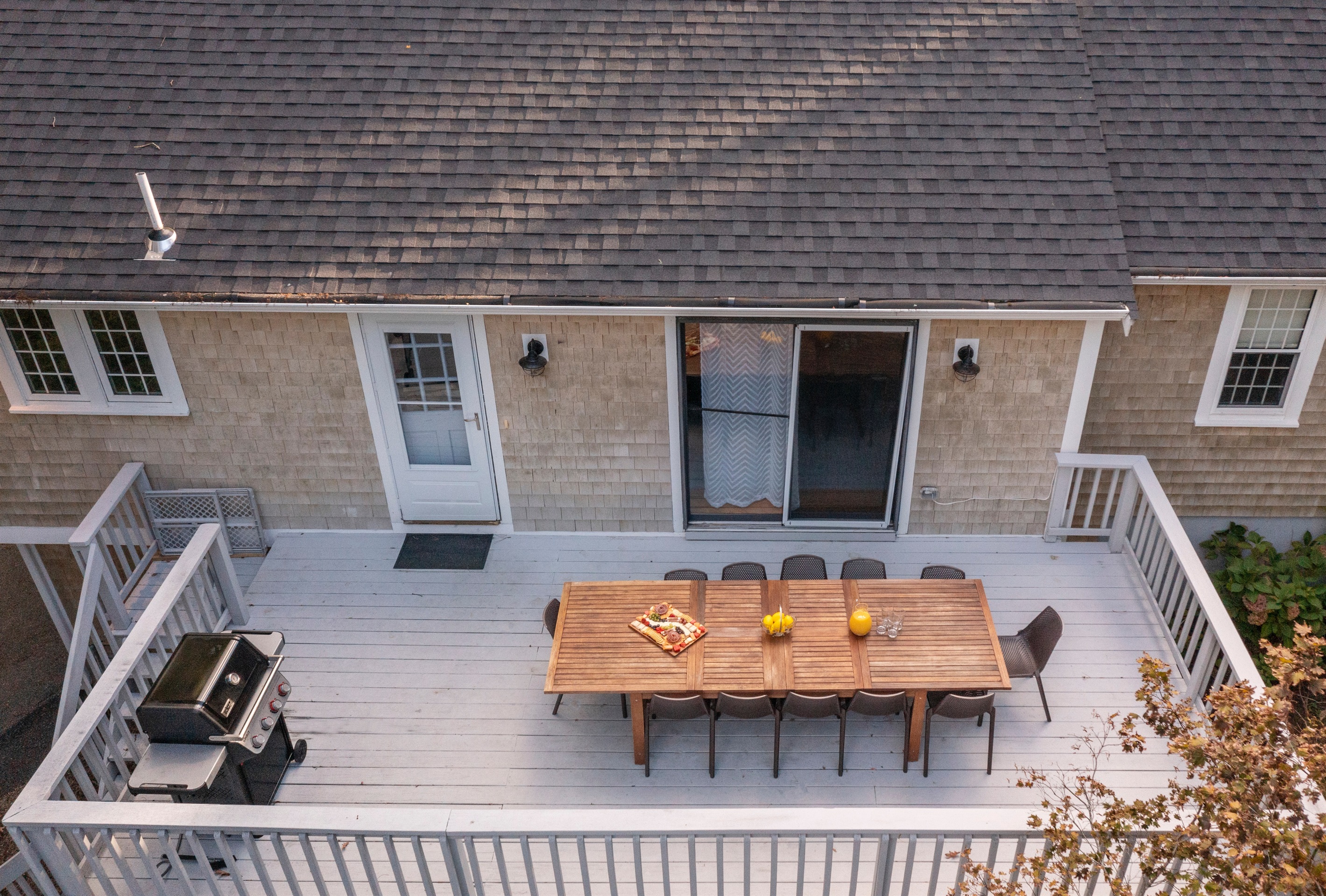 Make unforgettable memories with outdoor dining! Gather, laugh, and enjoy meals under the open sky.