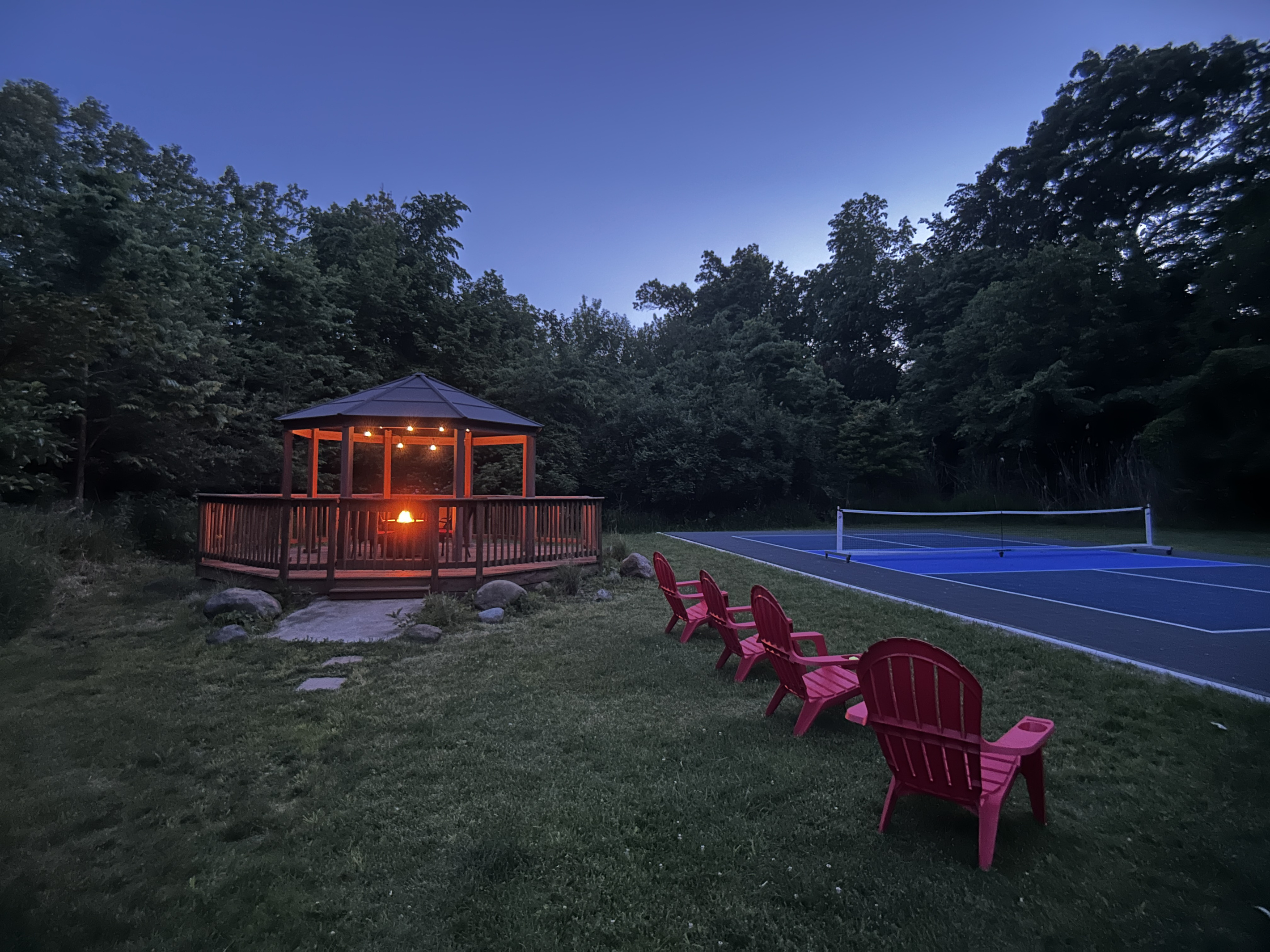 Pickleball games can be watched from the sidelines.