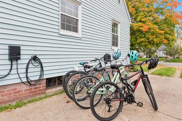 Eco-friendly and adventure-ready—four bikes, helmets, and locks line the driveway beside our NEMA 14-50 outlet. Park, charge, and explore Notre Dame or downtown South Bend with ease.