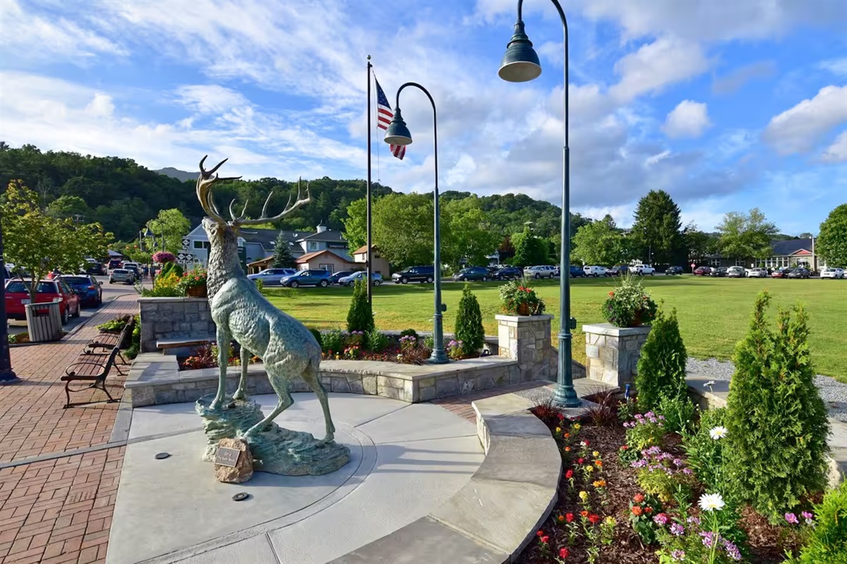Downtown Banner Elk is so special and is fully reopened after Hurricane Helene! Come stroll the shops and incredible restaurants in between adventures.