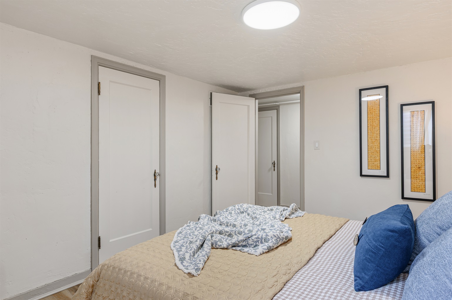 Bedroom with queen mattress