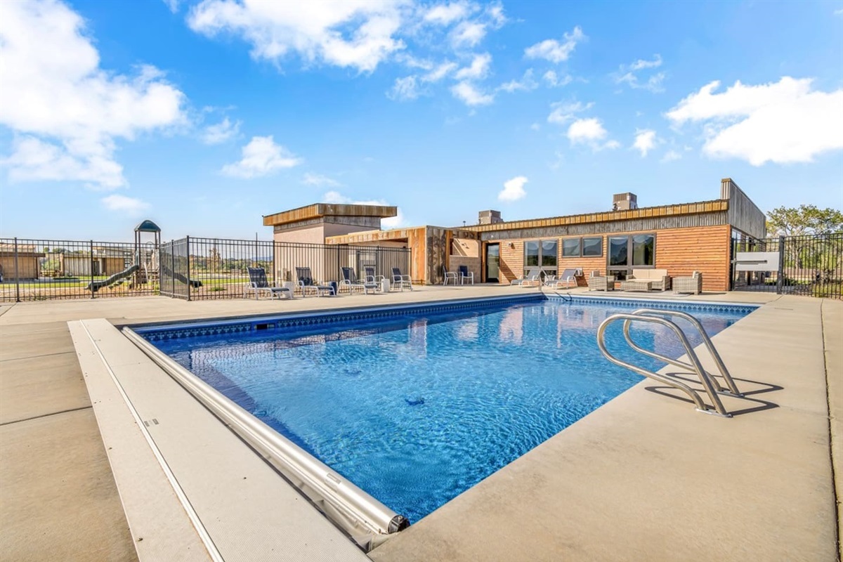 Palisade Legends Community Pool