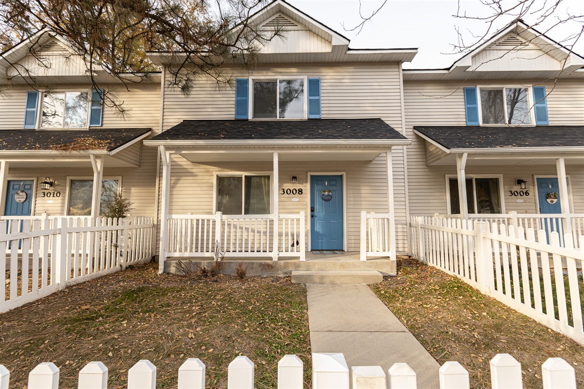 3008 Regan – Private Entrance
Private front door entrance for added convenience and privacy.