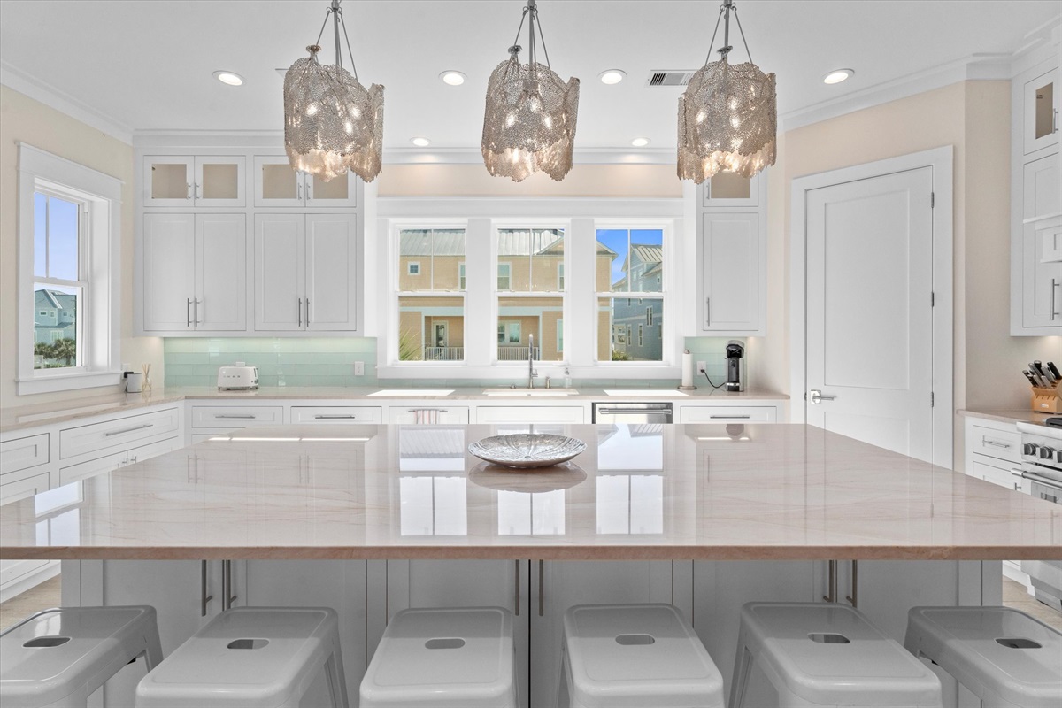 8a3f2644ccad40e5846c8b6ffc45ec56 Large | Beachhouse | Texas | TX | Vacation Homes | Galveston | Crystal Beach | Kokomo | Breezy Days | Beachfront Elegance | Sunrise Serenity | Southern Sands Property Management, LLC