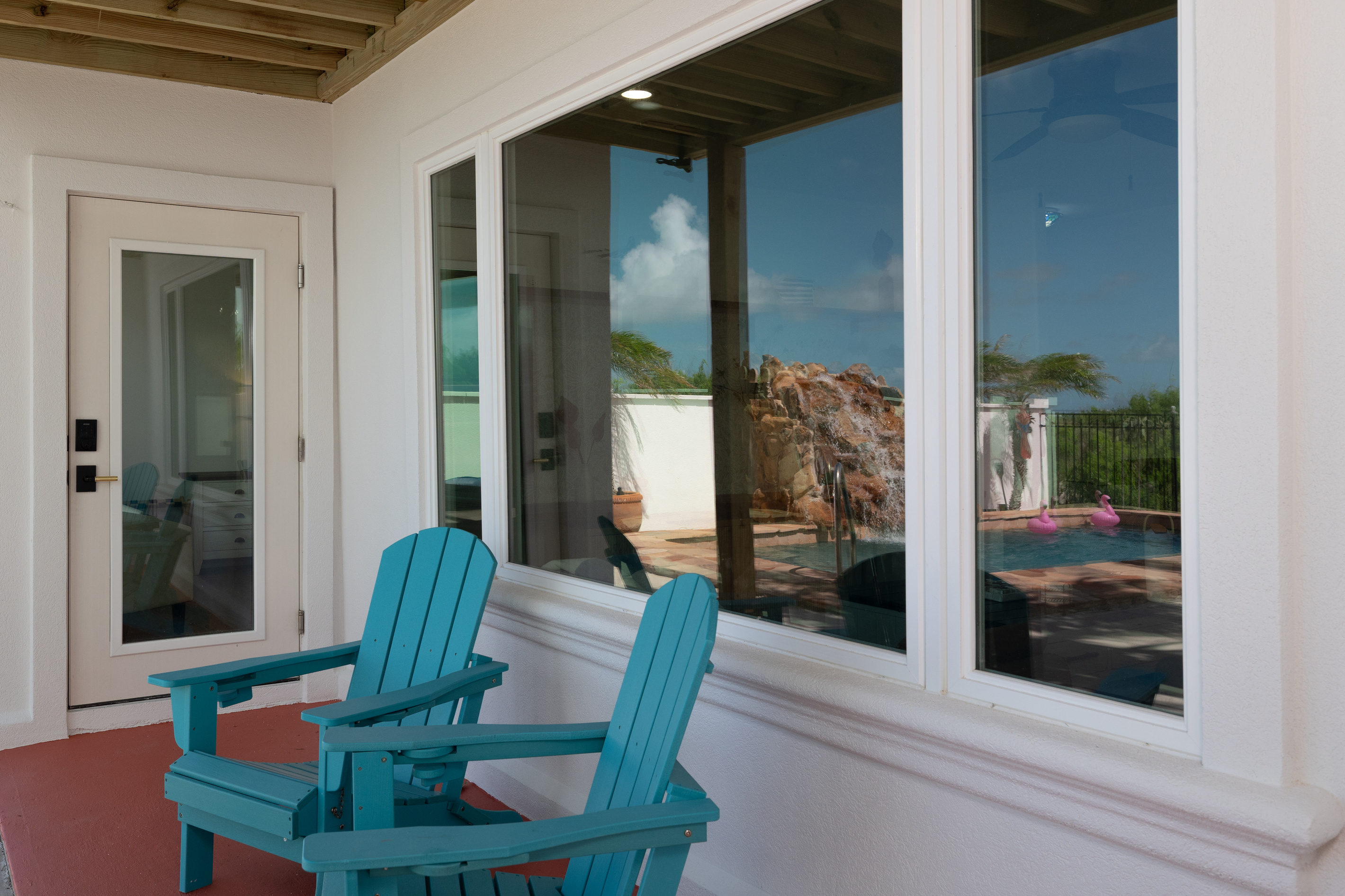 Poolside lanai / Master suite direct access