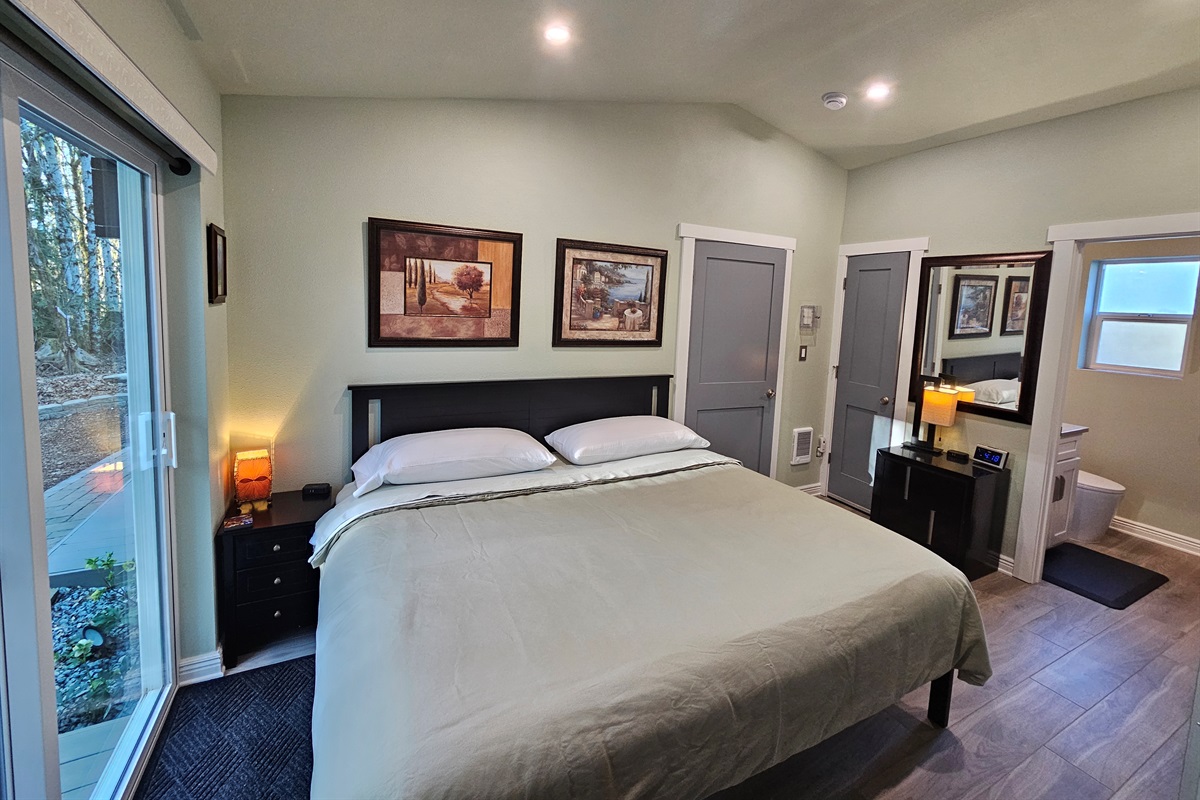 A California king bed allows you to spread out in comfort while a full closet with built-in organizers makes longer stays convenient.