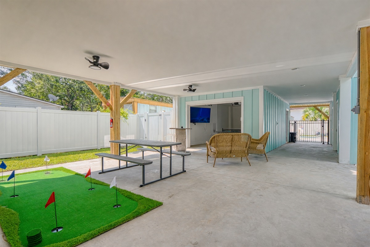 Entertainment Area with Private Putt Putt.