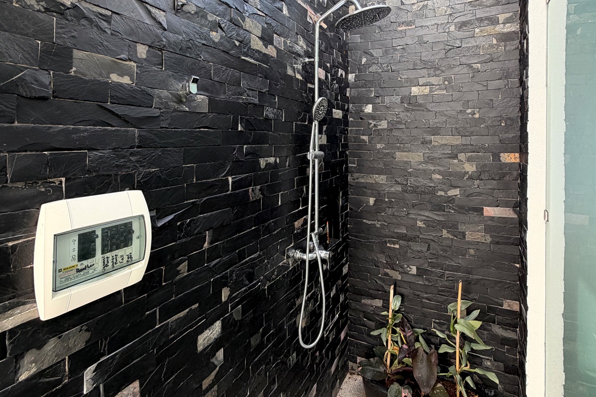 Outdoor Shower Pool Level