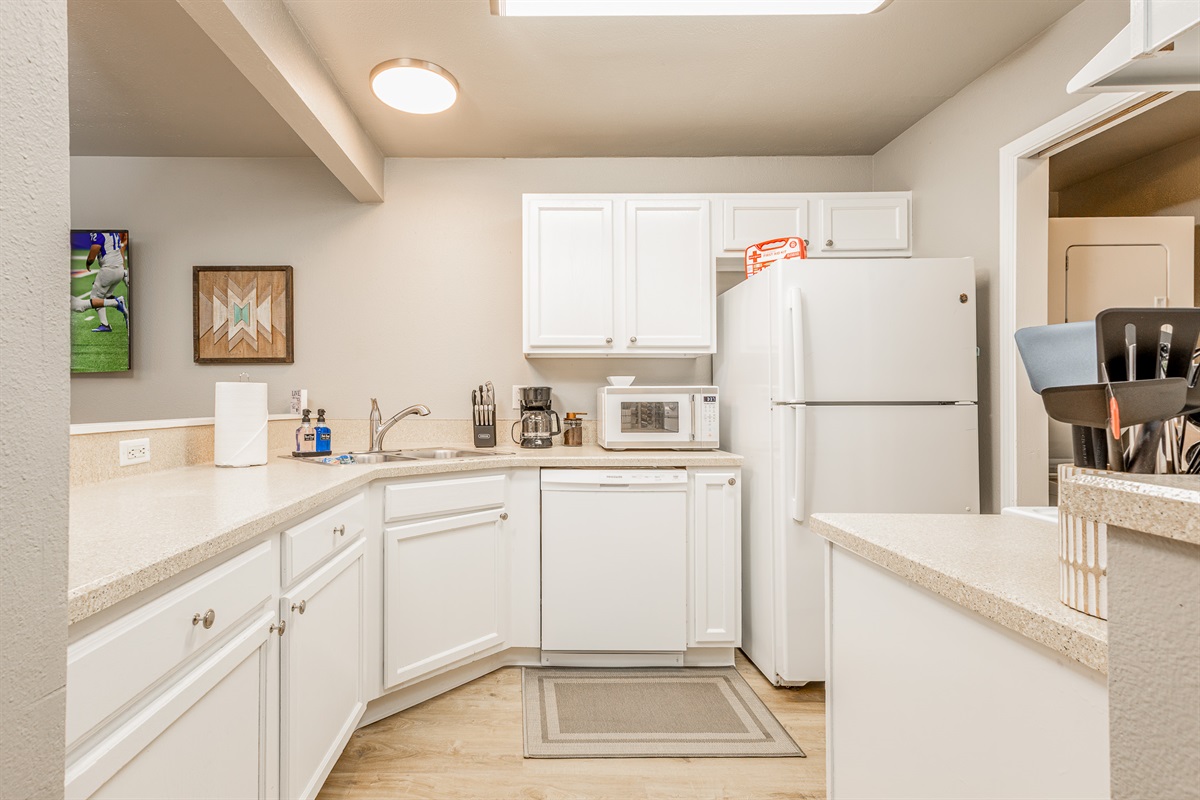 3006 Regan – Kitchen
Fully equipped kitchen with plenty of counter space.