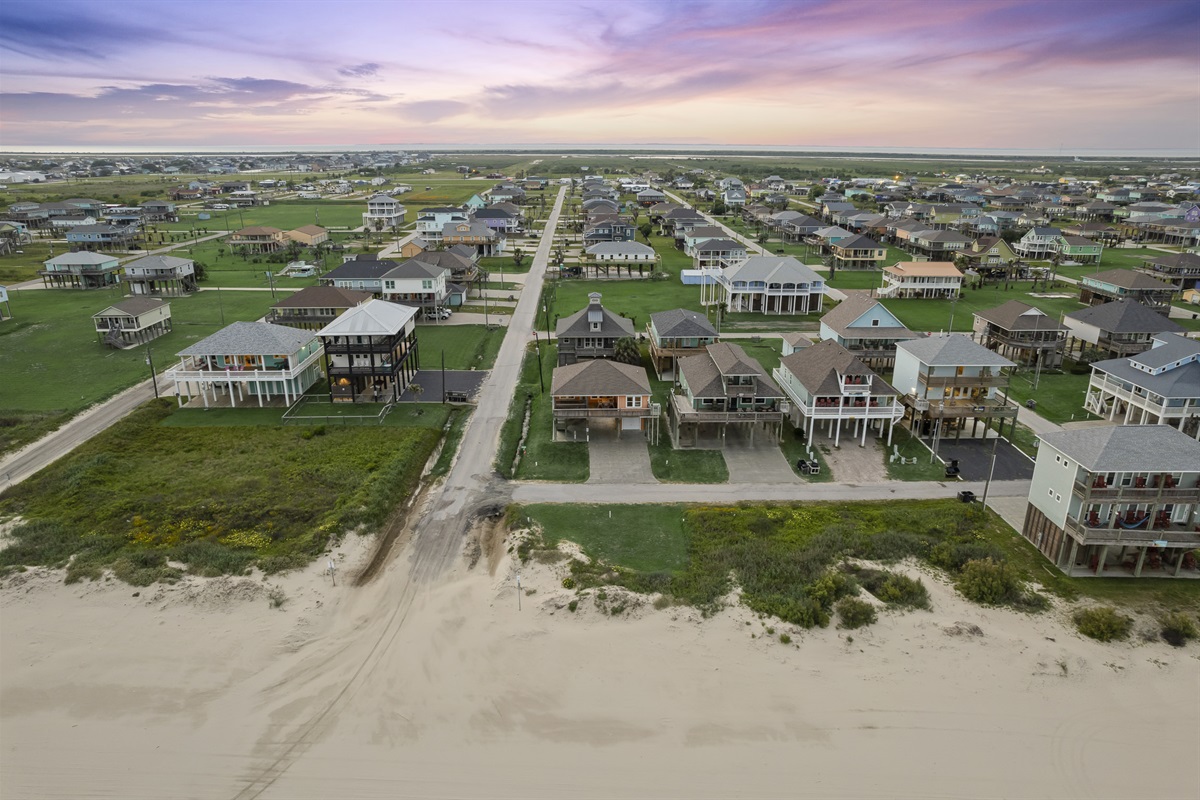 8a866802b69f468ba6c223fcd913b2dd Large | Beachhouse | Texas | TX | Vacation Homes | Galveston | Crystal Beach | Kokomo | Breezy Days | Beachfront Elegance | Sunrise Serenity | Southern Sands Property Management, LLC