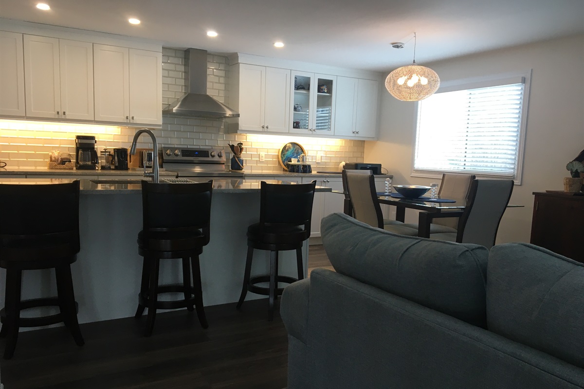 Spacious Eating area and kitchen