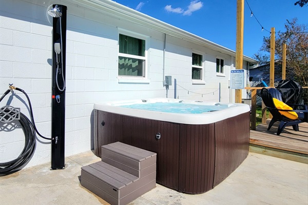 Outdoor Shower with Hot Tub