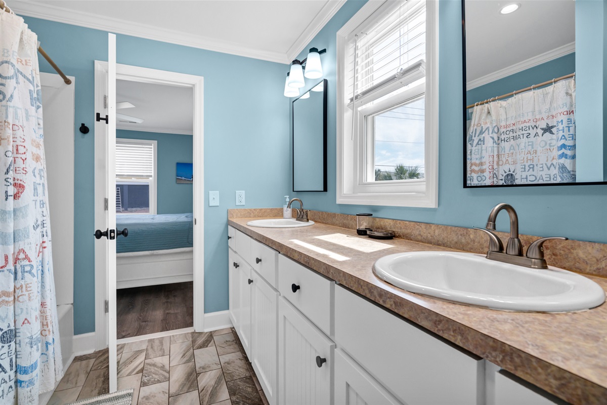 Guest Bath 1 between Main Bedroom and Guest Bedroom 4 