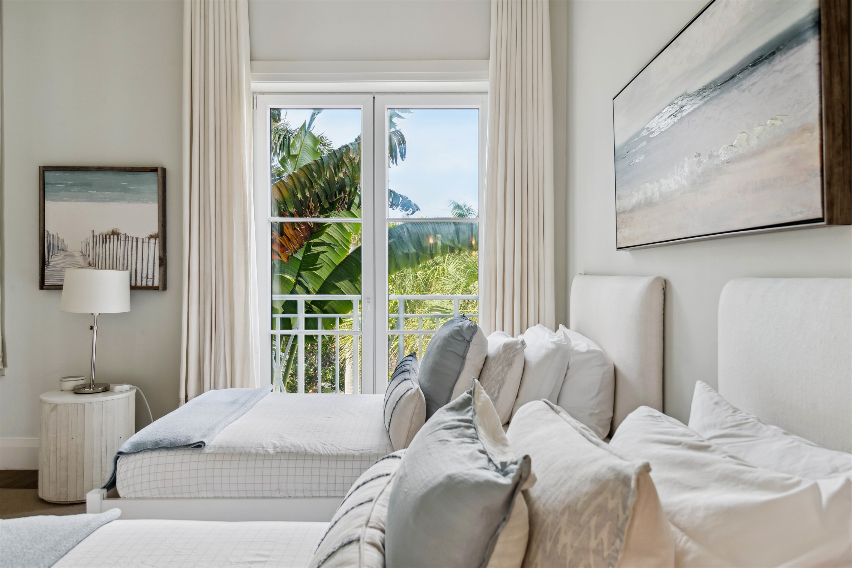 Postcards are made here🌴