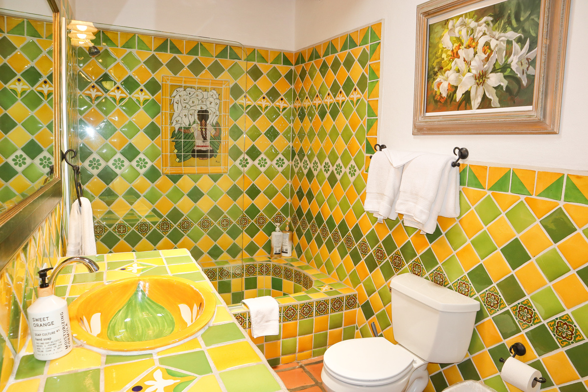 Quite Suite with Dedicated bathroom with tub/shower