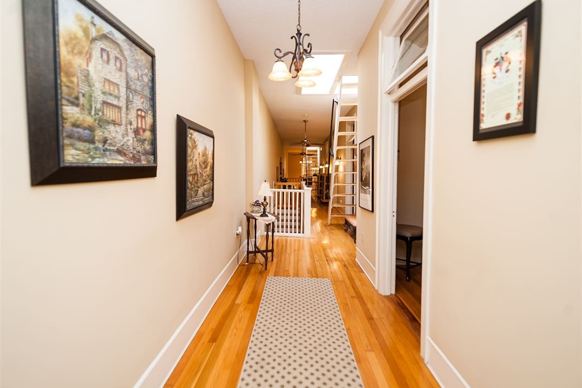 Hallway down to bedrooms