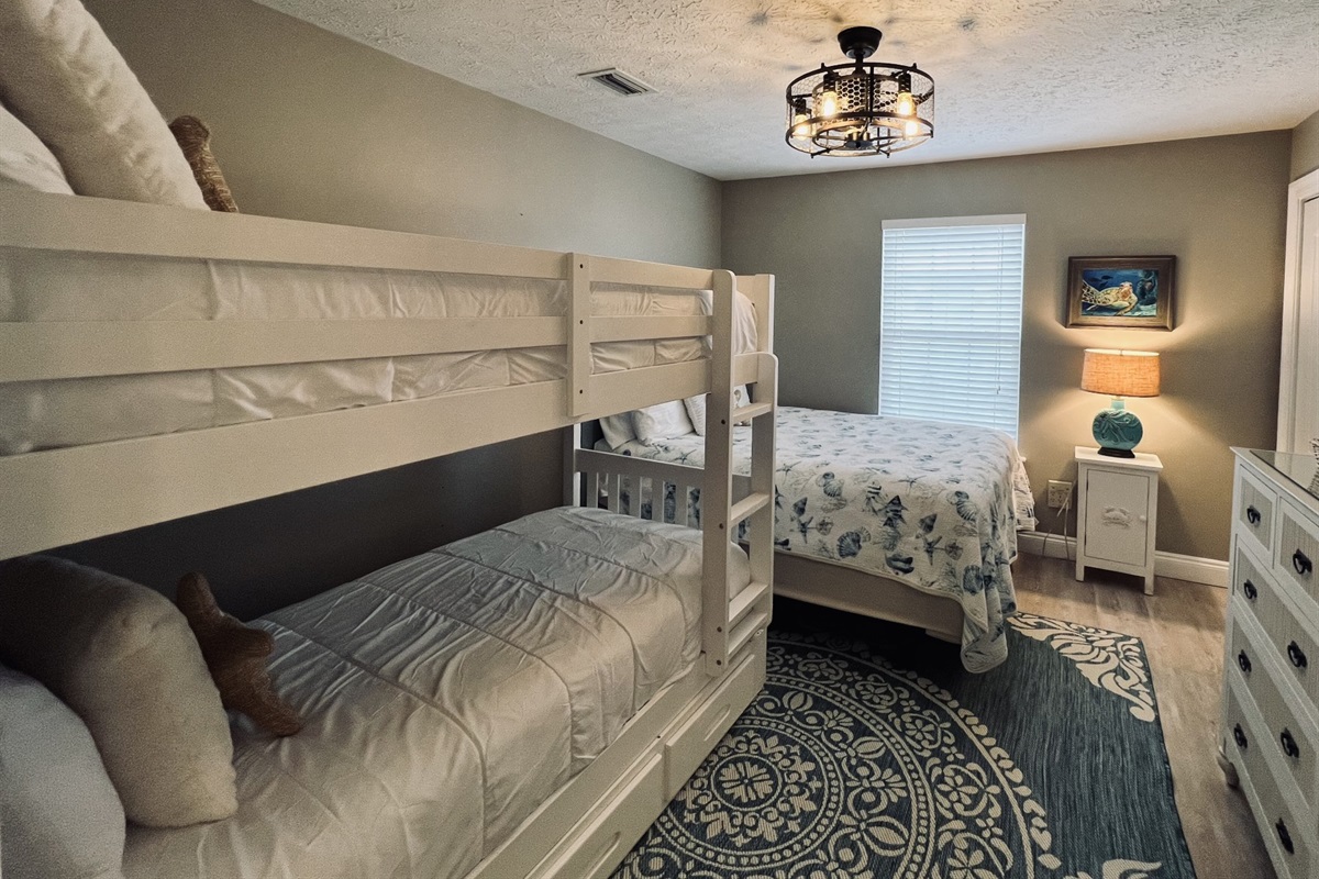 New Flooring for this queen and twin/twin bunk room.