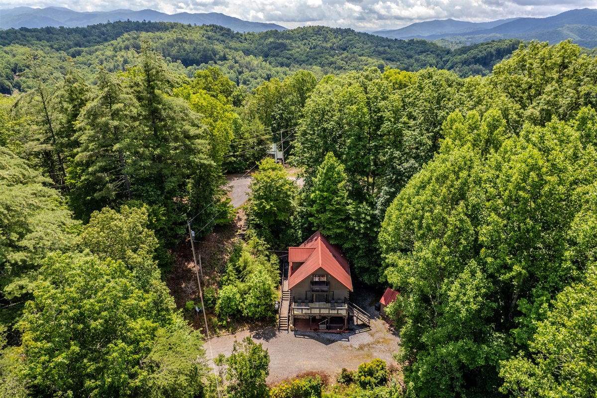 peaceful mountain top retreat with easy all-vehicle access