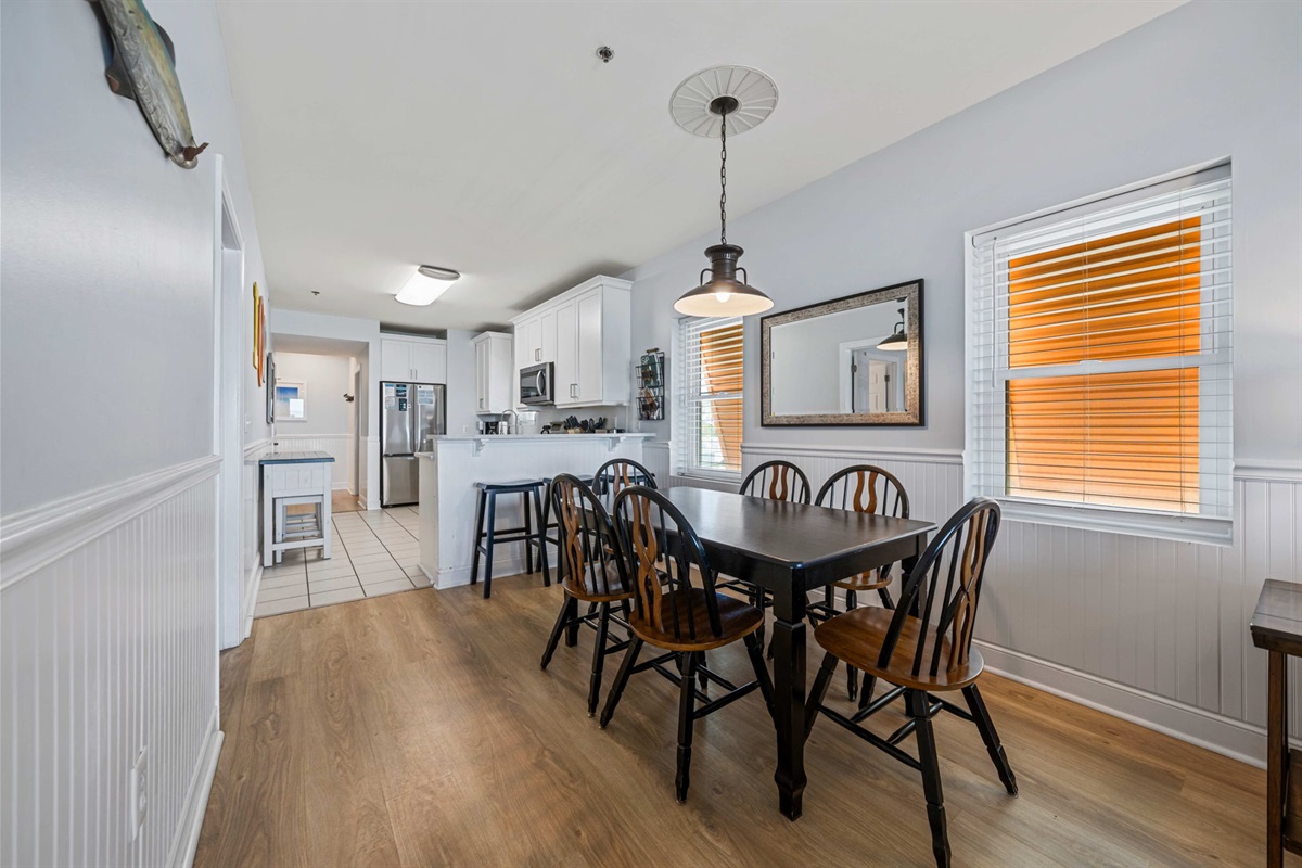 Dining room | Sea Gull | 201 Oceanview | 1116 Ocean Blvd, Isle of Palms, SC | IOP Escapes