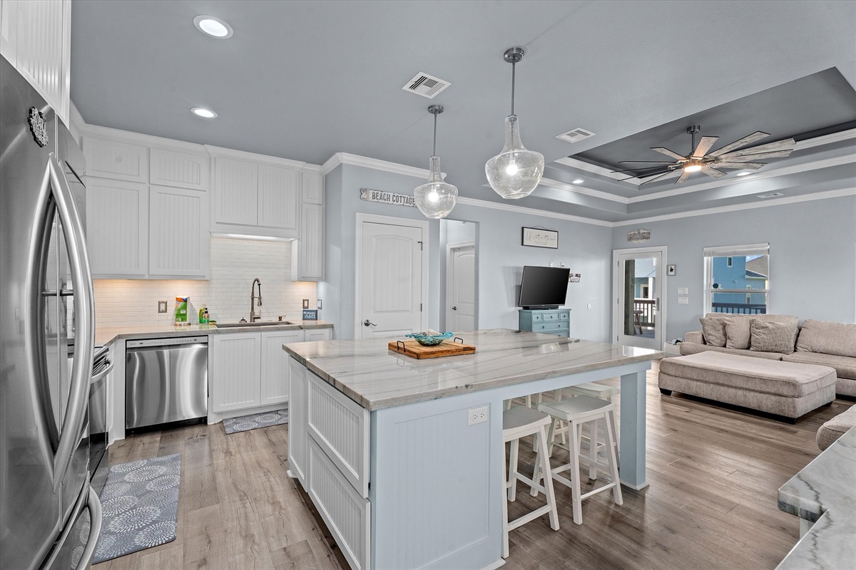 8ab68b025a064c10abbc29f6eb985f67 Large | Beachhouse | Texas | TX | Vacation Homes | Galveston | Crystal Beach | Kokomo | Breezy Days | Beachfront Elegance | Sunrise Serenity | Southern Sands Property Management, LLC