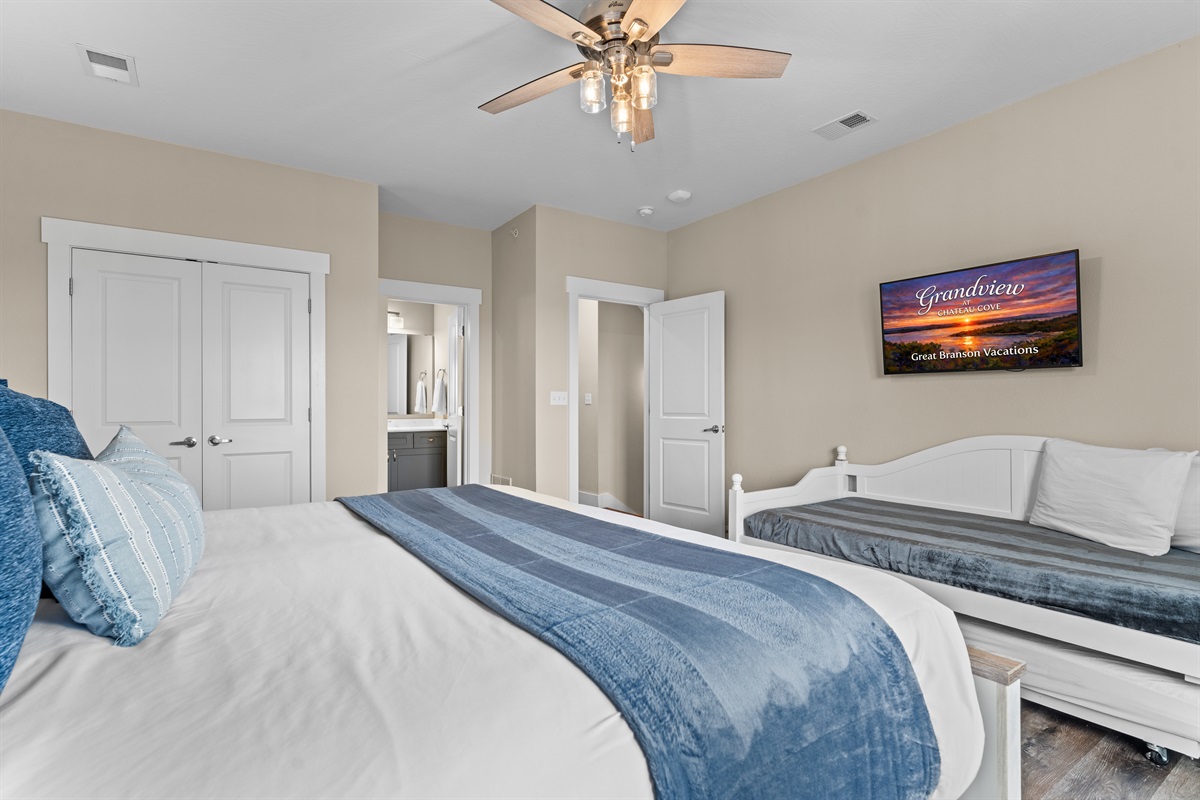 King bedroom #6 with ensuite bathroom