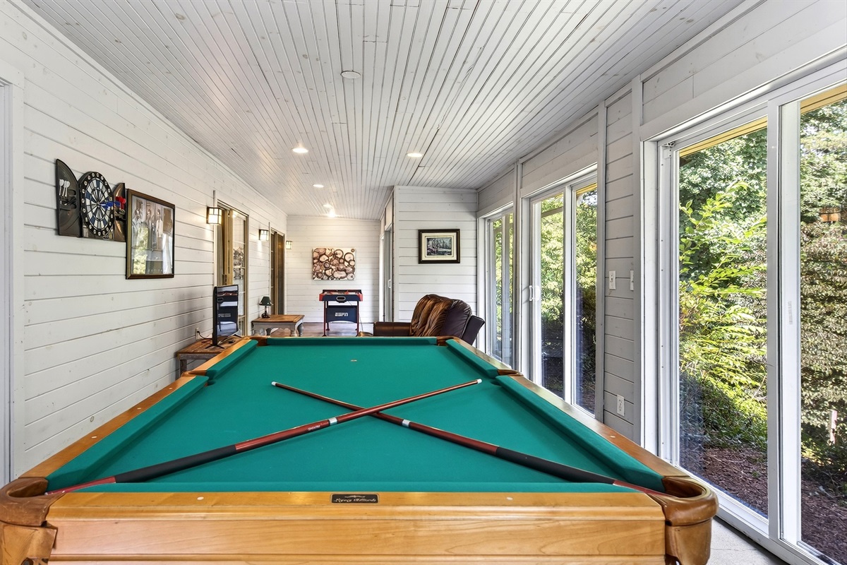 Pool table