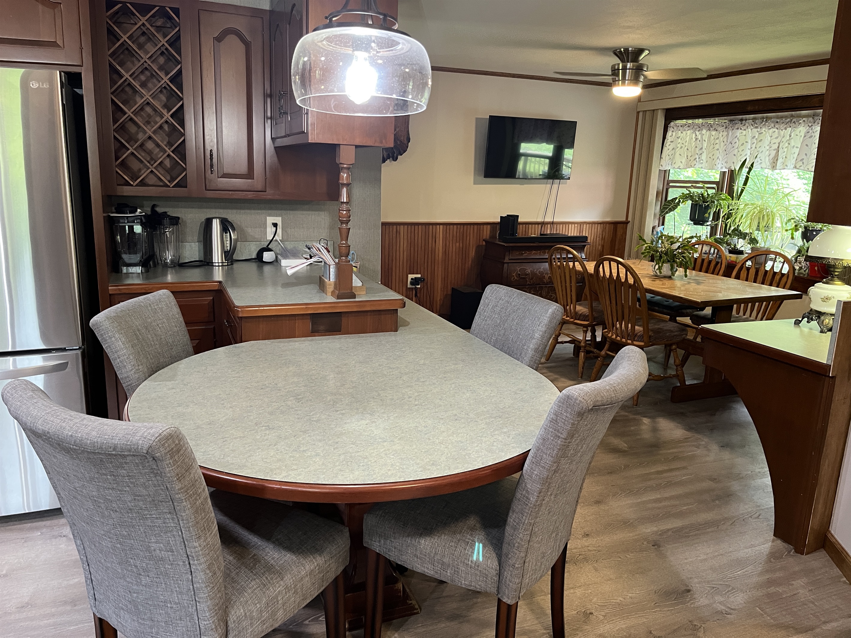 Eat in kitchen