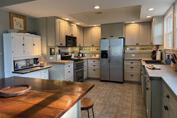 Kitchen has everything you need!
