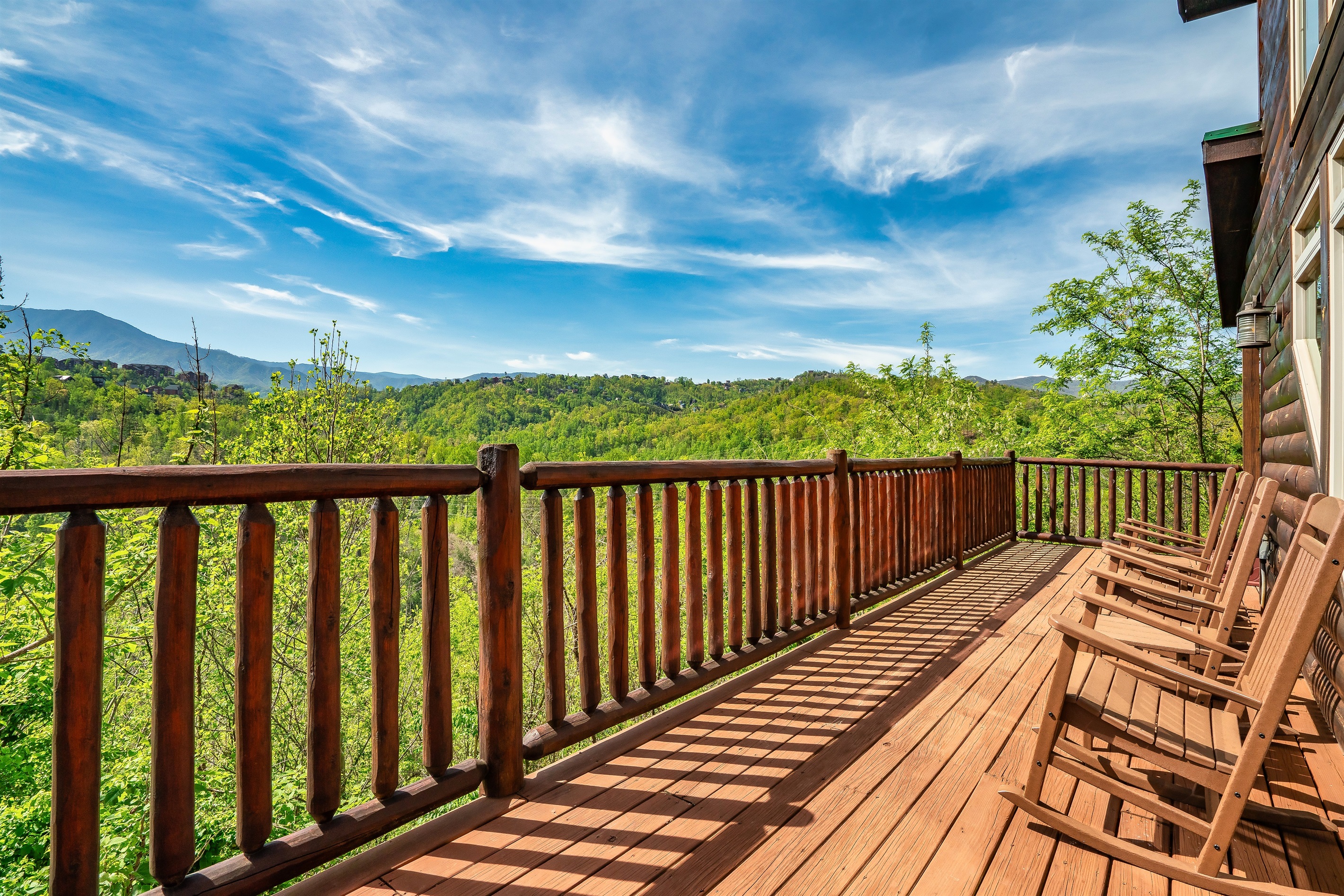 Private entire Gatlinburg Tennessee Cabin with Smoky Mountain Views!