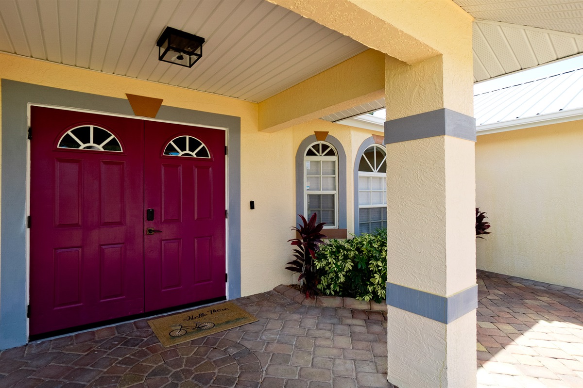 First impressions matter and this beautifully kept entrance says it all! A welcoming facade that perfectly captures the cozy elegance waiting inside.