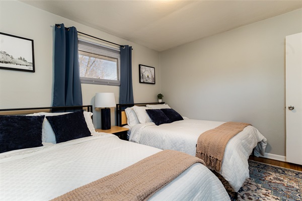 Rockne's Rally<>Updated 3BR 2 Bathroom Home 1 Mile to ND, photo 14