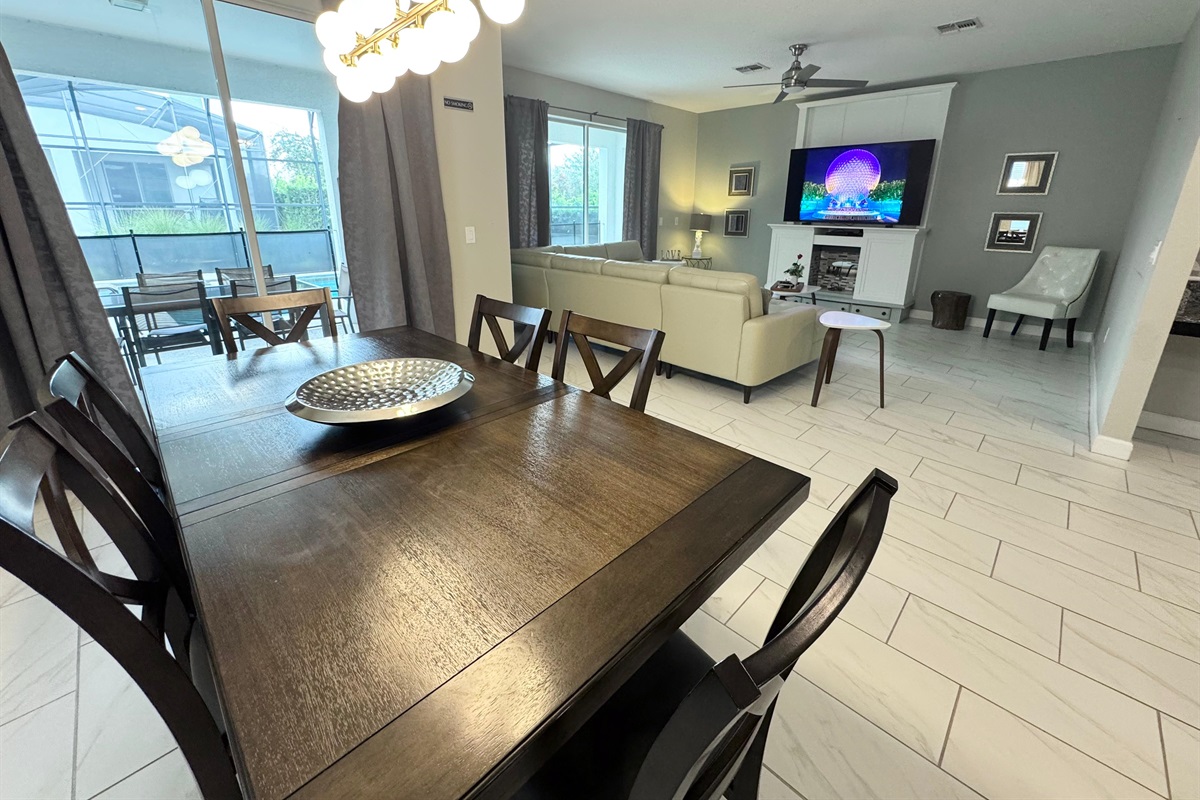 Dining / Living Room