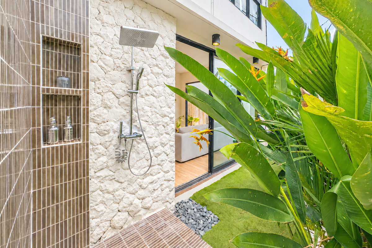 Outdoor shower